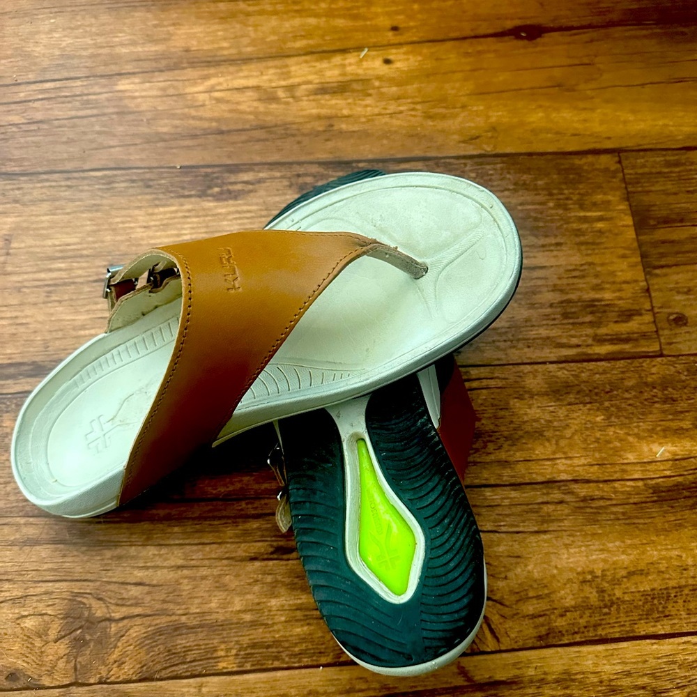 KURI sandals
